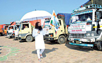 Angels in the heaven Dera volunteers extend a helping hand Kulgam, Kashmir