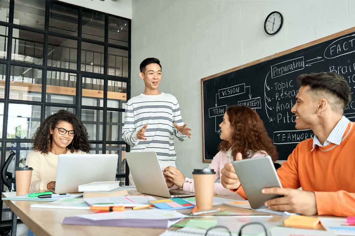 How Gen Z Learns: The Role of Microlearning and AI Tools