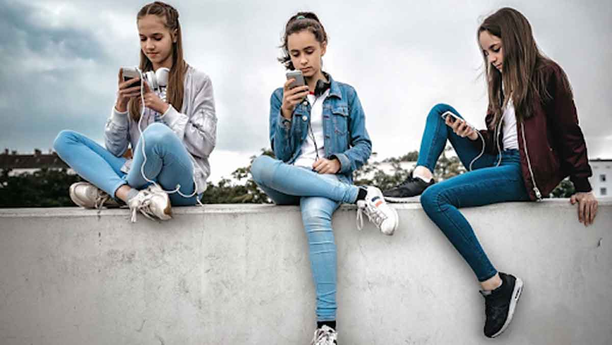 The Rise of Academic Influencers on Social Media